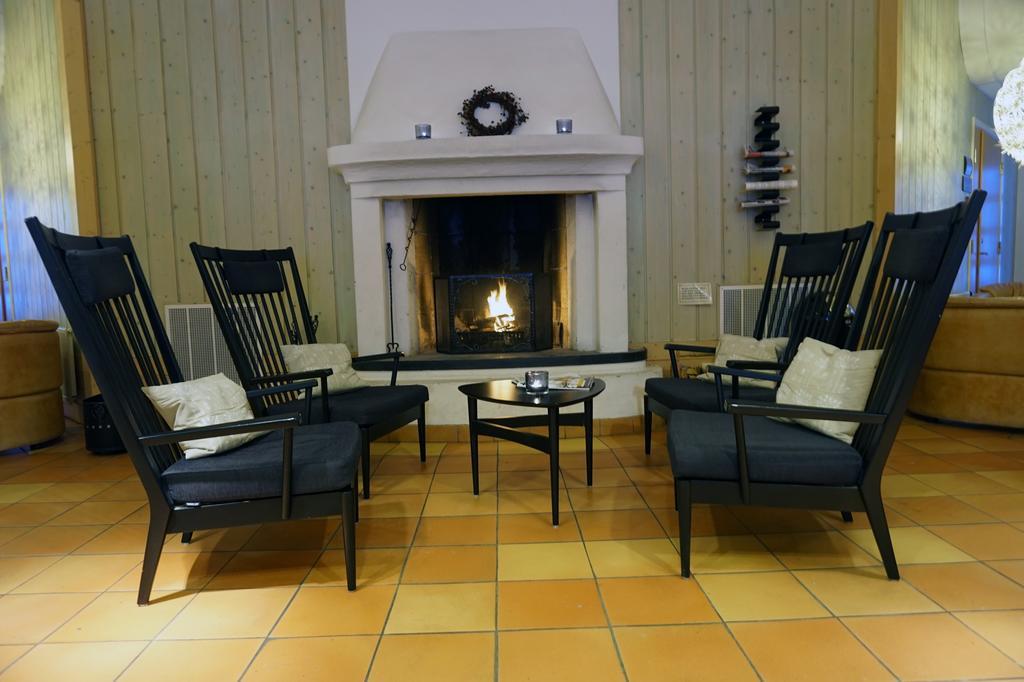 Stiftsgarden Hostel Шеллефтео Экстерьер фото